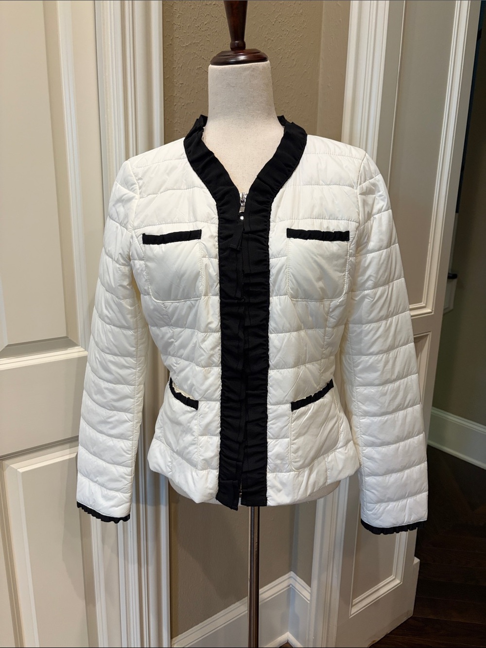 WHBM White Quilted Ruffle-Trim Puffer Jacket with Black Accents M